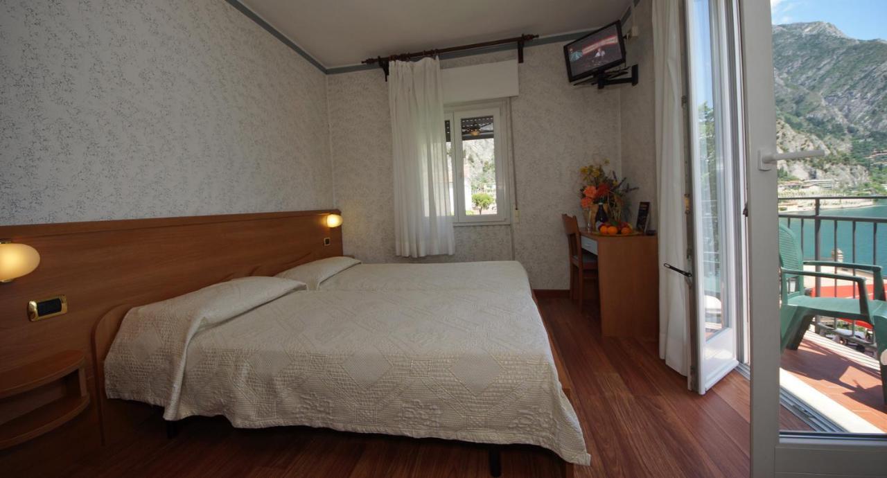 Hotel Alla Noce Лімоне-суль-Гарда Екстер'єр фото